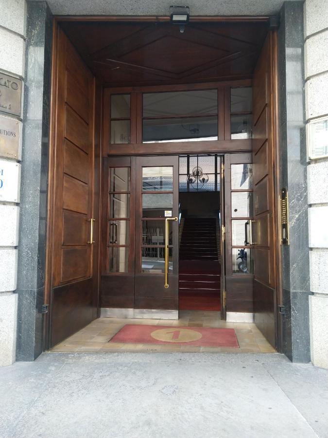 Domus Nova - Una Finestra Sui Tetti Turin Exterior foto